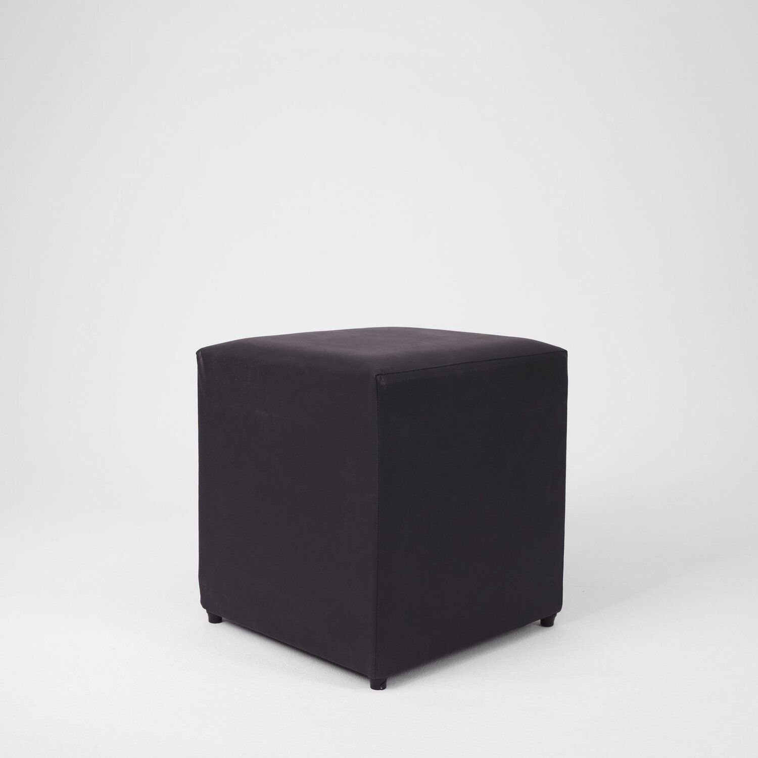 Puff Studio 40x40x40 Cm Courino Sem Rodizios Preto - Carrefour