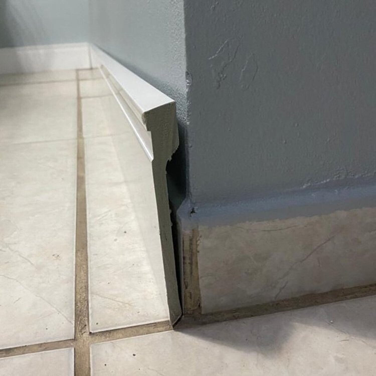 Kit Com 15 Barras Rodapé De Poliestireno 12cmx15mm Sobrepor Frisado 36m Branco