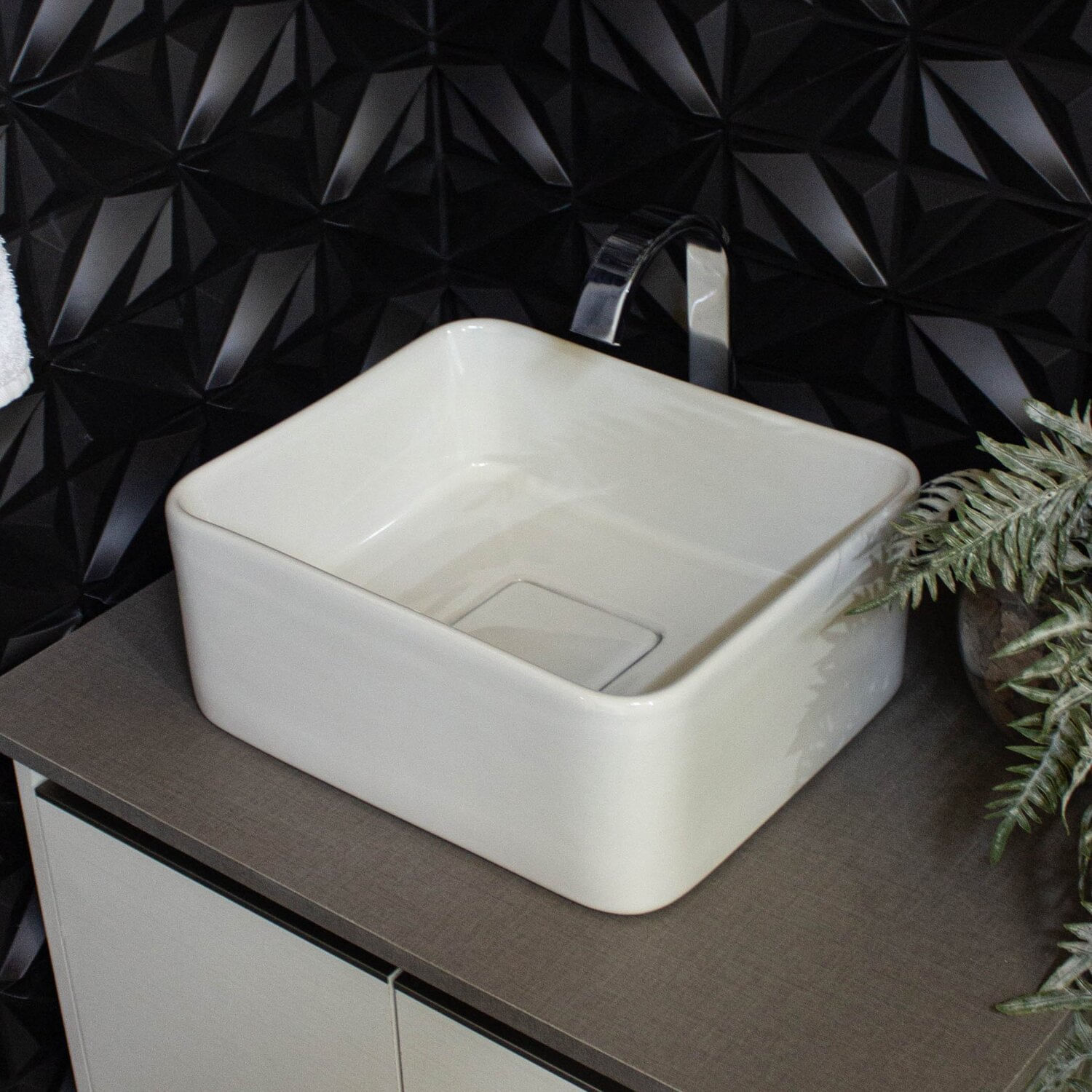 Quadra 35 Slin Com Válvula Oculta Material Resistente Branco