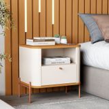Mesa De Cabeceira Curva Tucupí Slim Com Pés E Puxador De Metal Off White/nature/bronze
