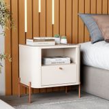 Mesa De Cabeceira Curva Tucupí Slim Com Pés E Puxador De Metal Offwhite/bronze