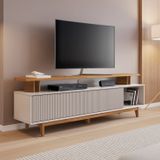 Rack Para Tv Até 75 Polegadas Com Pés De Madeira Maciça E Porta Basculante Off White/freijó Trend
