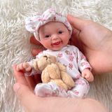 Boneca Reborn Mire &amp; Mire Reborn Menina De 7 Polegadas Com Acessório