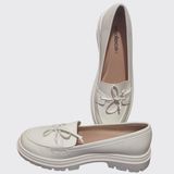 Sapato Mocassim Slip On Feminino Tratorado Confort Moleca 5775.104.9921 - Branco Off - 36