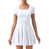 Vestido Feminino Oqq Com Gola Quadrada E Bainha Com Babados, Mini Branco De Verão