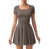 Vestido Feminino Oqq Com Gola Quadrada E Bainha Com Babados, Mini Verão Com Shorts