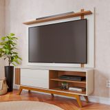 Rack Com Painel Para Tv 70 Polegadas Otawa E Leme Porta Deslizante Ripado Artesanal Pés Madeira Off White Matte / Freijó