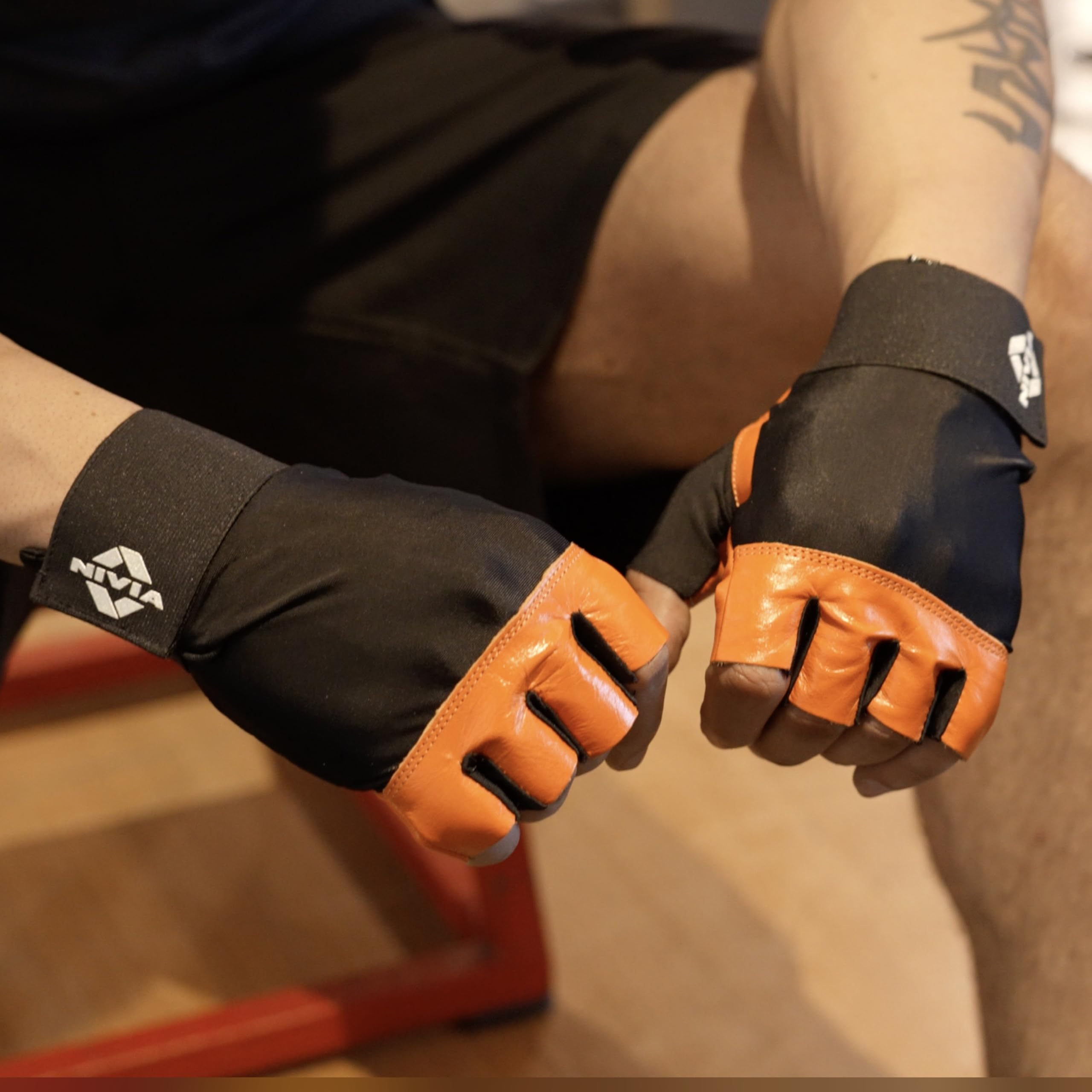 Luva De Ginástica Nivia Leather Com Pulseira Para Adulto - Laranja