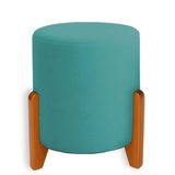 Puff Orgânico Boucle Thor Com Pés De Madeira Azul Turquesa