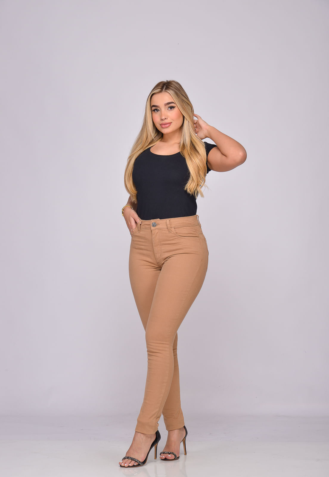 Calça Feminina Em Sarja Com Elastano Caqui