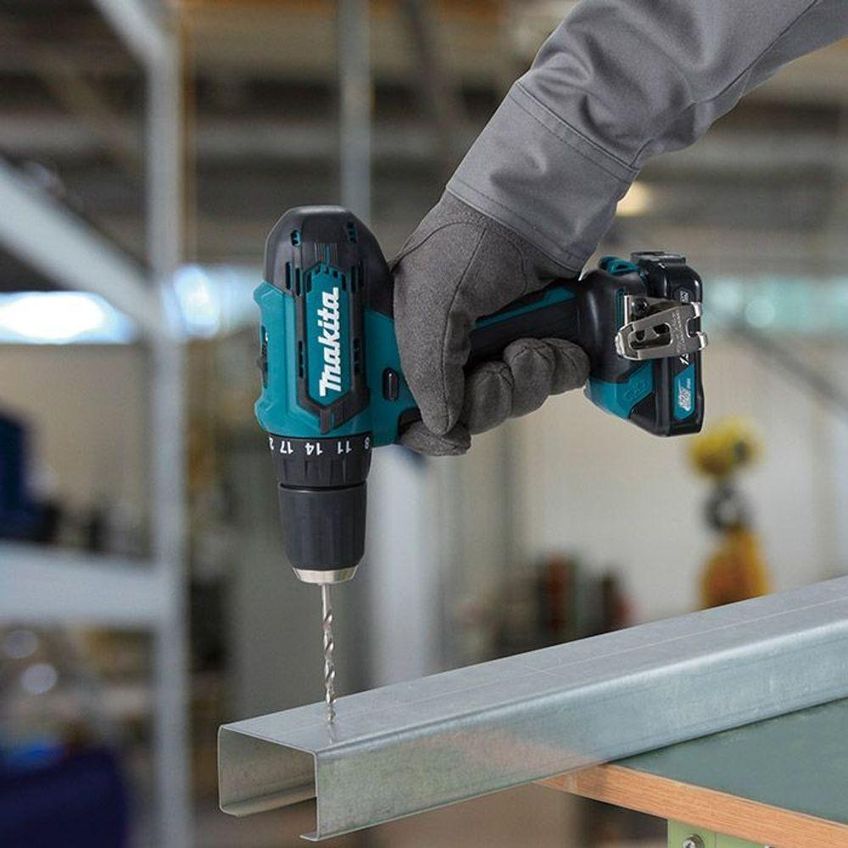Parafusadeira Furadeira 10mm Sem Fio 12v Com 2 Baterias Carregador Maleta Df333dwye Makita - imagem 5