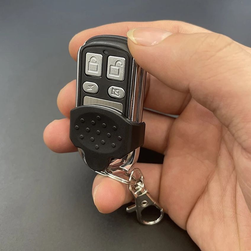 Controle Remoto Universal 433mhz RF Com 4 Botões Copia Direto Na Placa P/ Portão Garagem E Alarme Automação Aquecedores - imagem 2