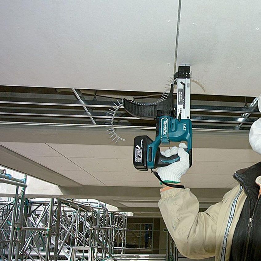 Parafusadeira Auto Alimentacao Sem Fio 18v Com 2 Baterias Carregador Maleta E Bit Dfr550rfe Makita - imagem 4