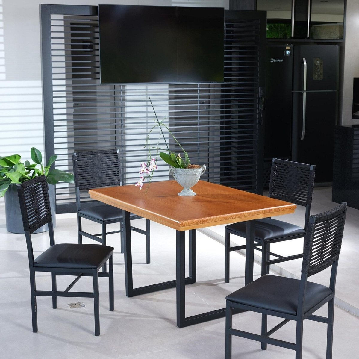 Mesa Laís De 120cm Com 4 Cadeiras Ibiza Preto