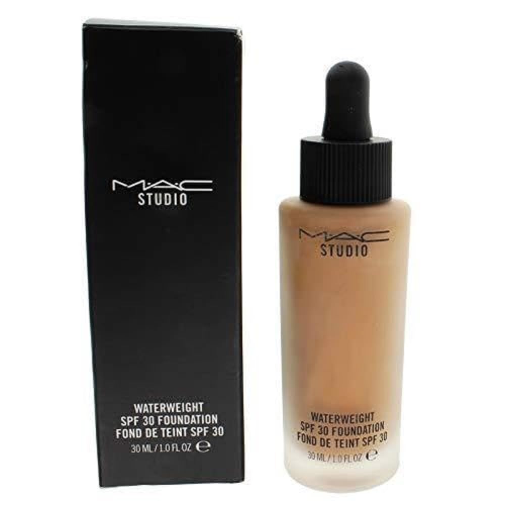 Base Mac Studio Waterweight Spf 30 Nc44
