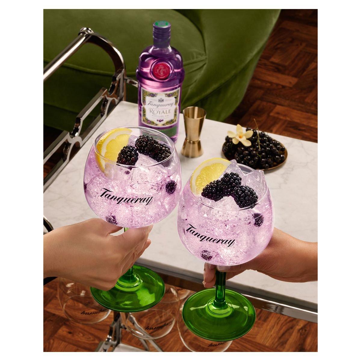 gin-tanqueray-royale-dark-berry-700ml-4.jpg