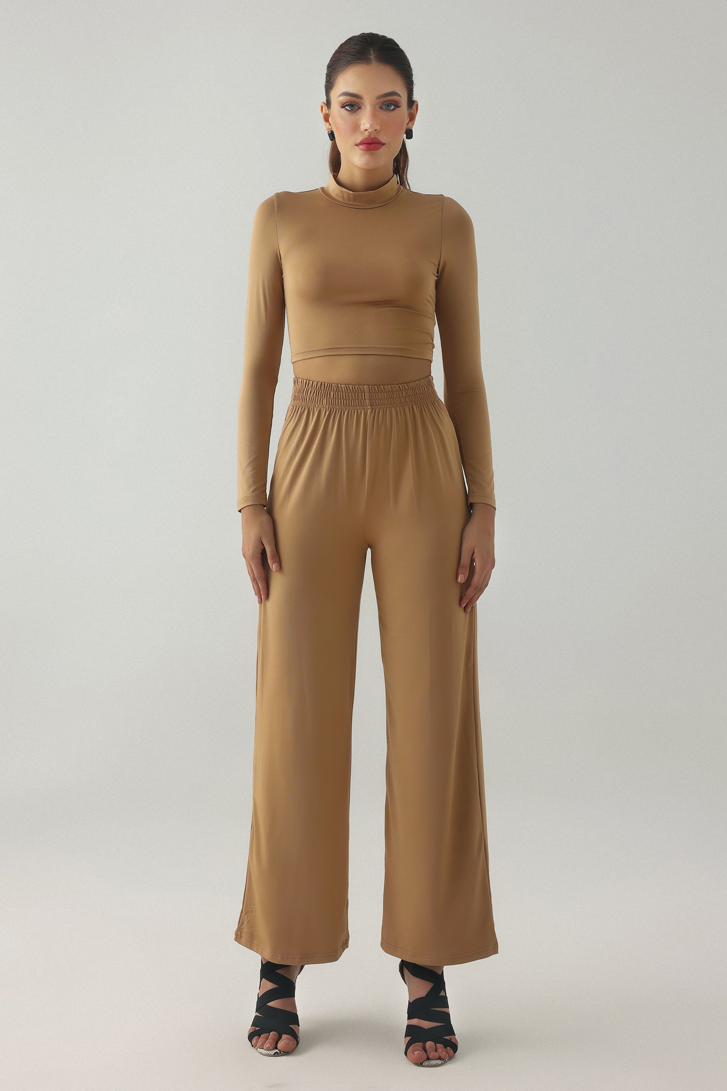 Conjunto De Roupas Bellabarnetten Rumi Mock Neck Para Mulheres