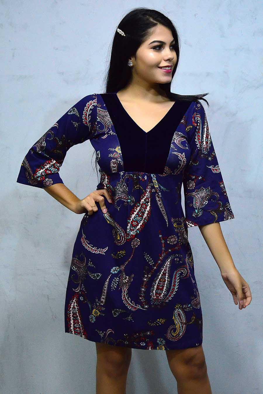 Vestido Curto Viscolycra Mangas Flare Paisley Azul