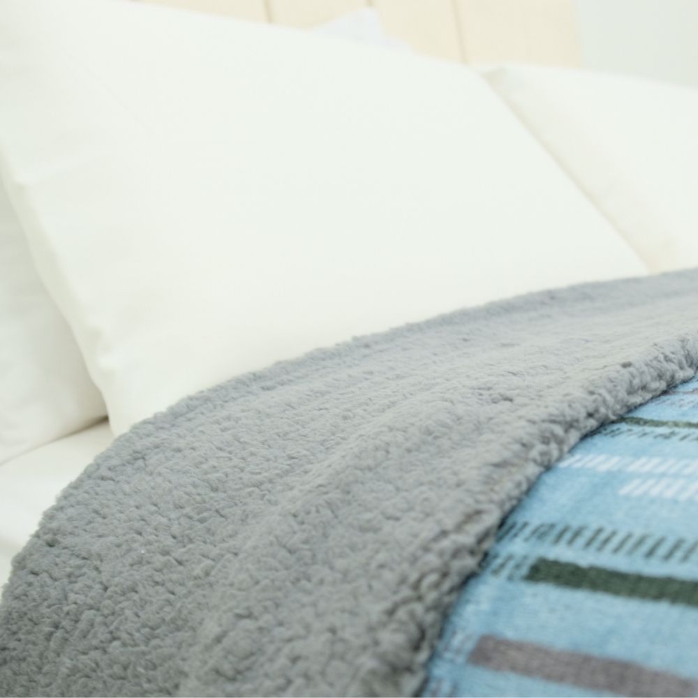 Manta Estampado Verde E Dupla Face Com Sherpa Tipo Lã De Carneiro Casa Dona