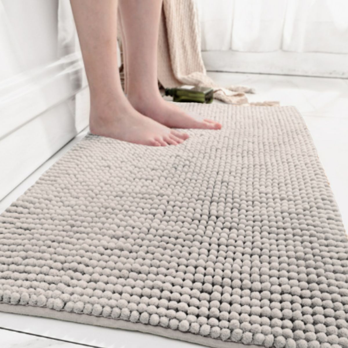 Tapete Para Banheiro Bolinha Microfibra Absorvente Colors Cinza Claro