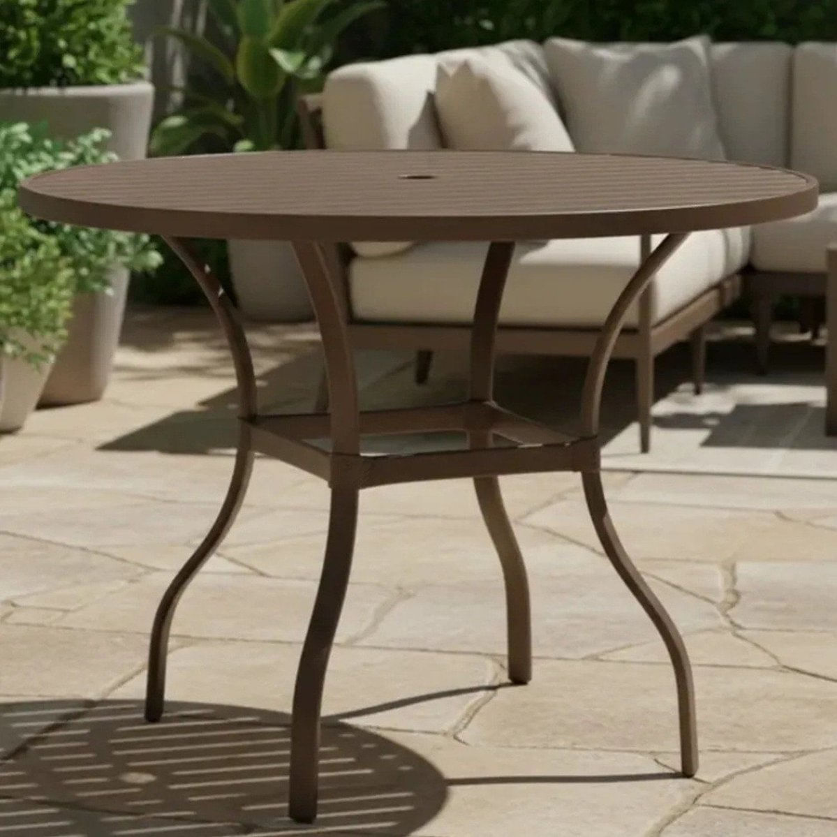 Mesa Para Jardim Com Tampo Ripado Em Alumínio Marrom