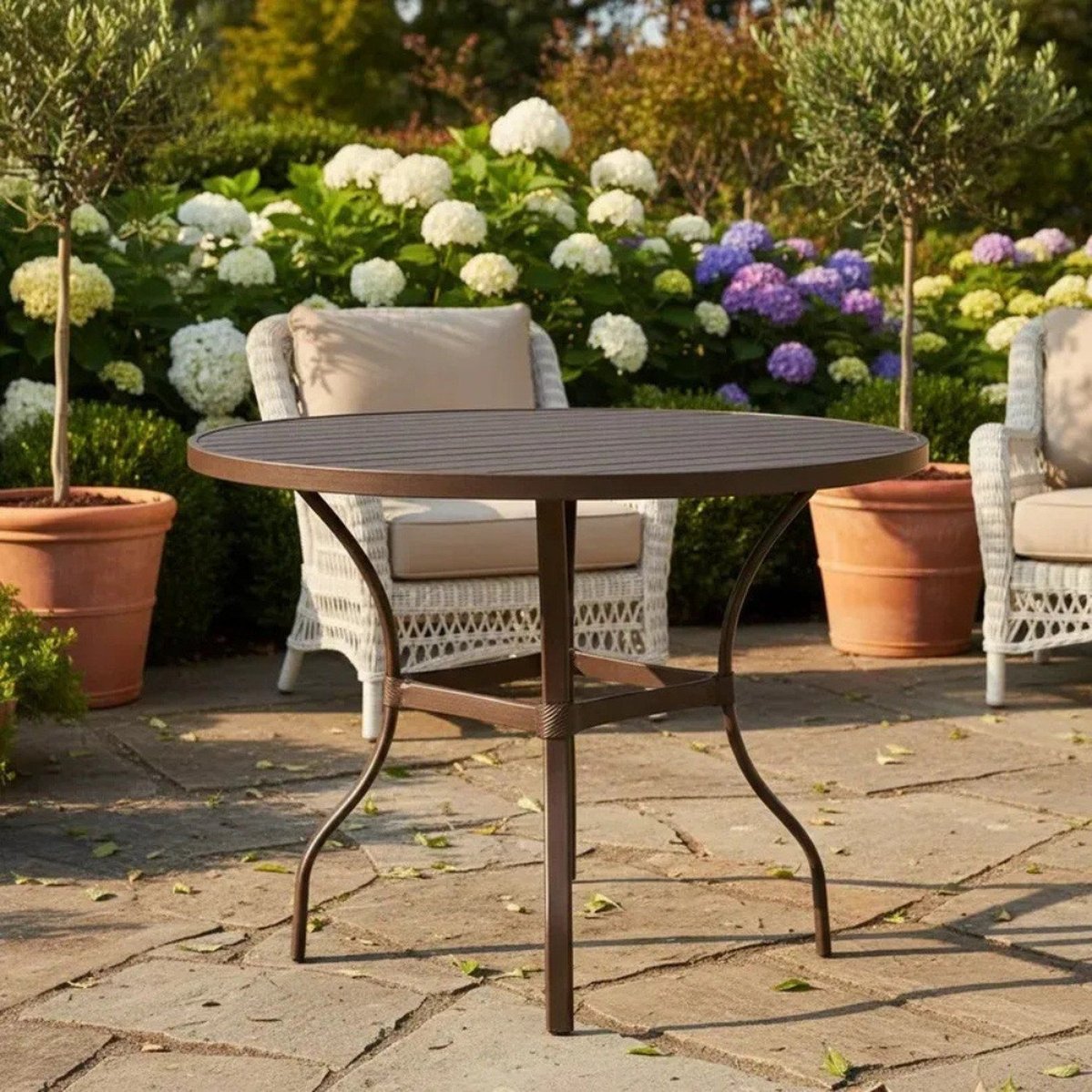 Mesa Para Jardim Com Tampo Ripado Em Alumínio Marrom