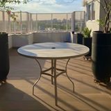 Mesa Para Jardim Com Tampo Ripado Em Alumínio Fendi