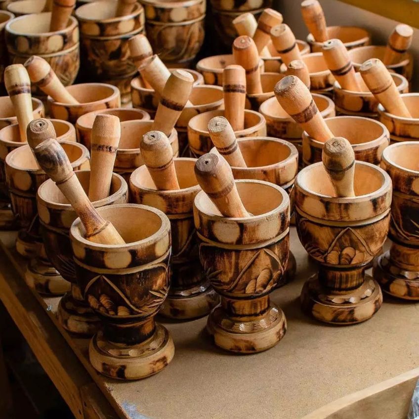 Pilão Com Socador Grande 20x8 Cm Para Alho Madeira Maciça Artesanal - Sal Pimenta Pilao Temperos Caipirinha - Panami - imagem 4