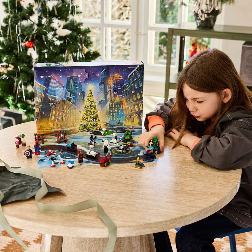 Calendário Do Advento 76340 Com 24 Dias De Presentes Surpresa E 6 Minifiguras Marvel Lego - imagem 3