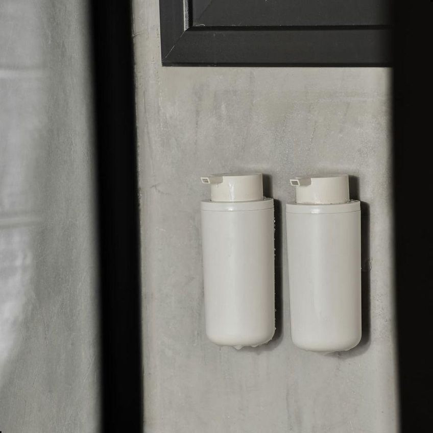 Dispenser De Parede Eleve Para Líquidos Plástico Sistema Antivazamento Bege Ou 500ml - imagem 3