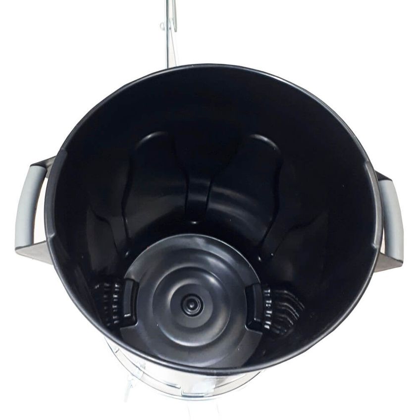 Lixeira Plástica Armação Aço Pedal 60 Litros Preta E8np Jsn Jsn - imagem 3