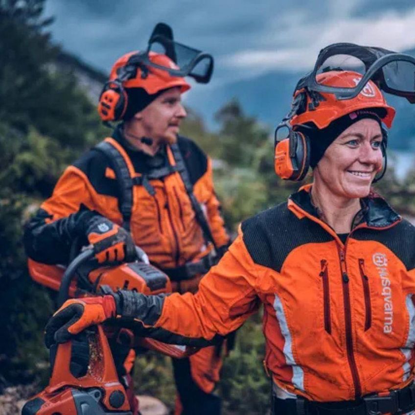 Motosserra A Gasolina 585 Profissional Para Cortes Pesados Uso Florestal Husqvarna - imagem 3