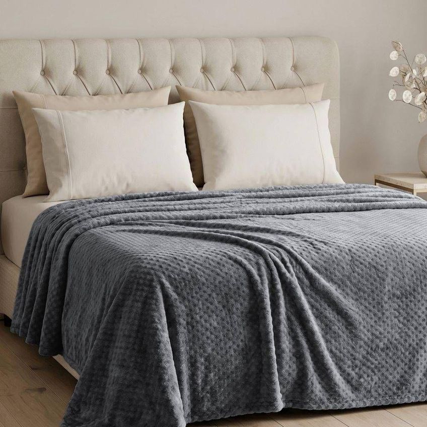 Manta Flan Soft Texturizada Queen 260g/m 100% Poliéster Fleece Aconchegante Cinza Casa Modelo - imagem 3