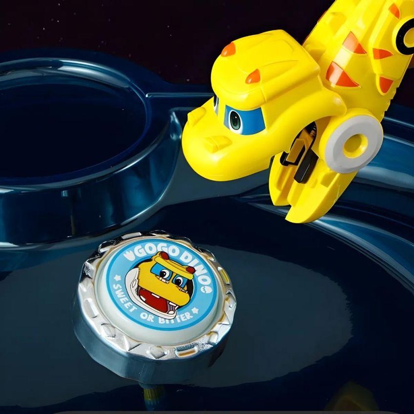 Brinquedo De Batalha Pião Giratório Infantil Beyblade Com 2 Lançadores Dinossauro Amarelo Utimix - imagem 3