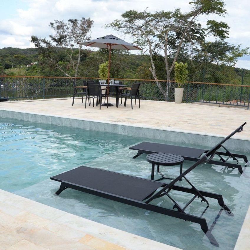 Kit Relax 2 Espreguiçadeiras Piscina Reclináveis Alumínio Com Mesa Centro Verona Preto Nossa Kasa - imagem 5
