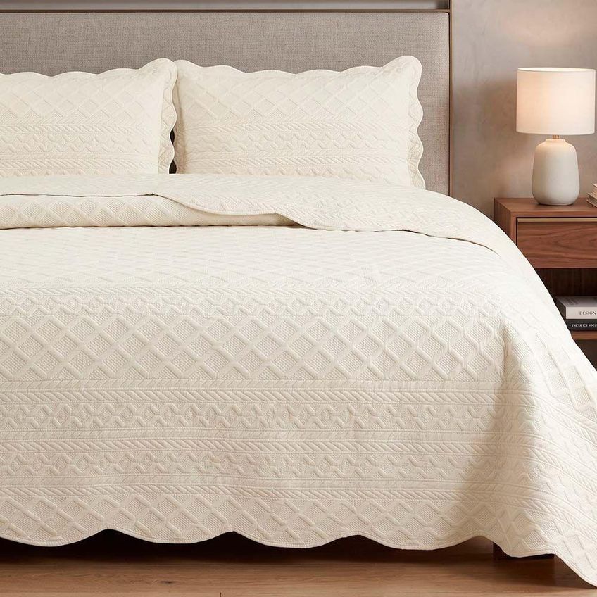 Kit Cobre Leito Beline Matelassê Alto Relevo Bege Clara Luz Decora 3 Peças - imagem 3