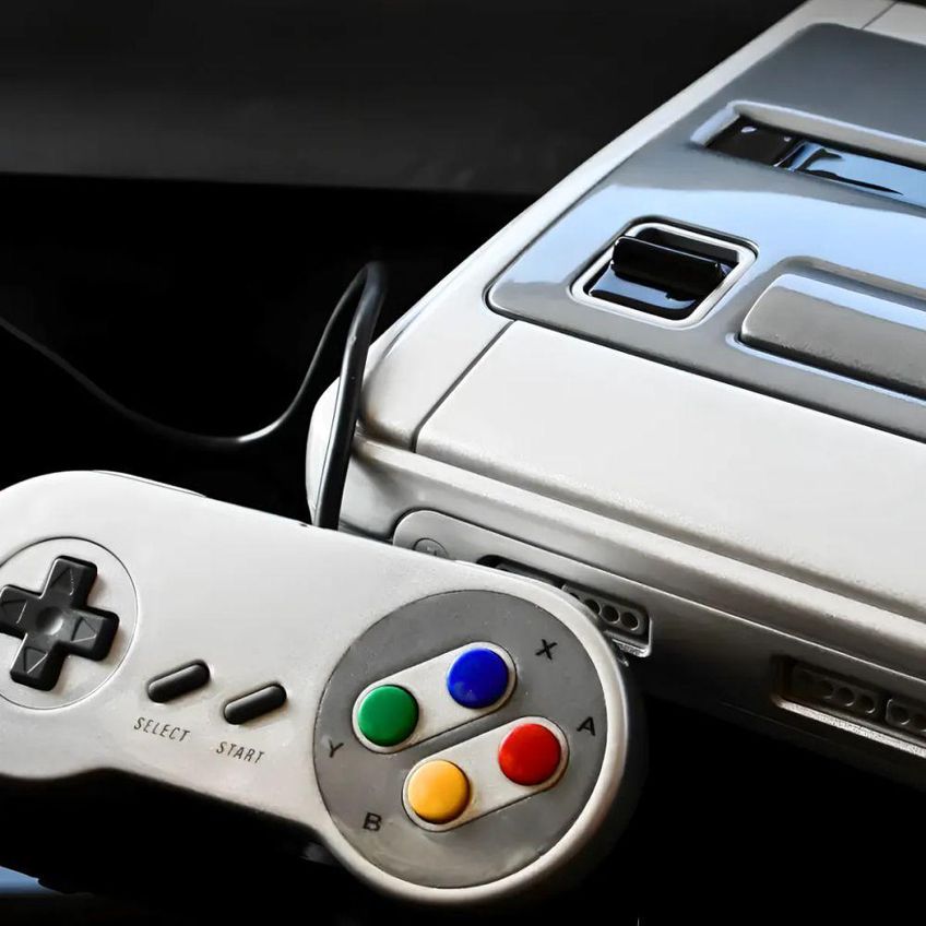 Console Retrô Super Mini SFC Portátil Utimix Com 620 Jogos Clássicos Anos 90 Saída AV 2 Controles - imagem 4