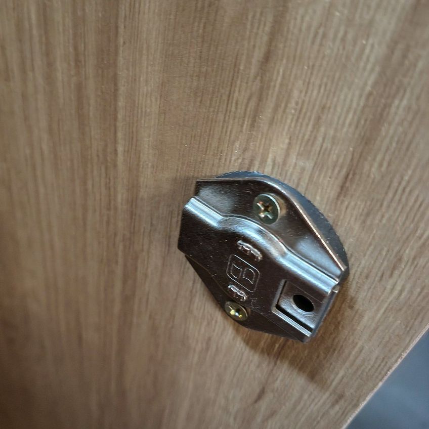 Armário Locker 4 Portas Com Chave Multiuso Academia Escritório E Vestiário ME4204 Amêndoa/preto - imagem 5