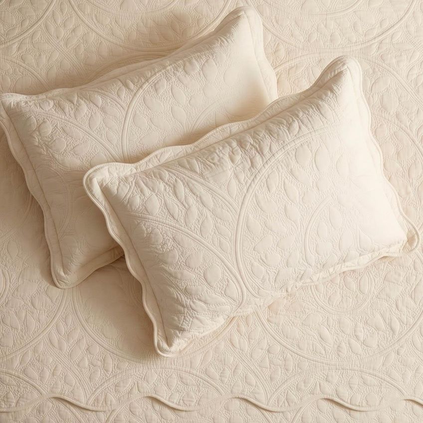 Kit Cobre Leito Vintage Queen Percal 300 Fios Colcha Matelassê Floral Alto Relevo 3 Peças Bege - imagem 3