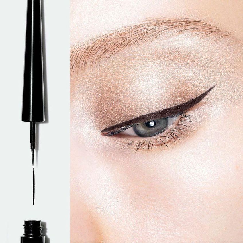 Delineador Colorstay Liquid Liner Blackest Black 251 2,5ml Revlon - imagem 3