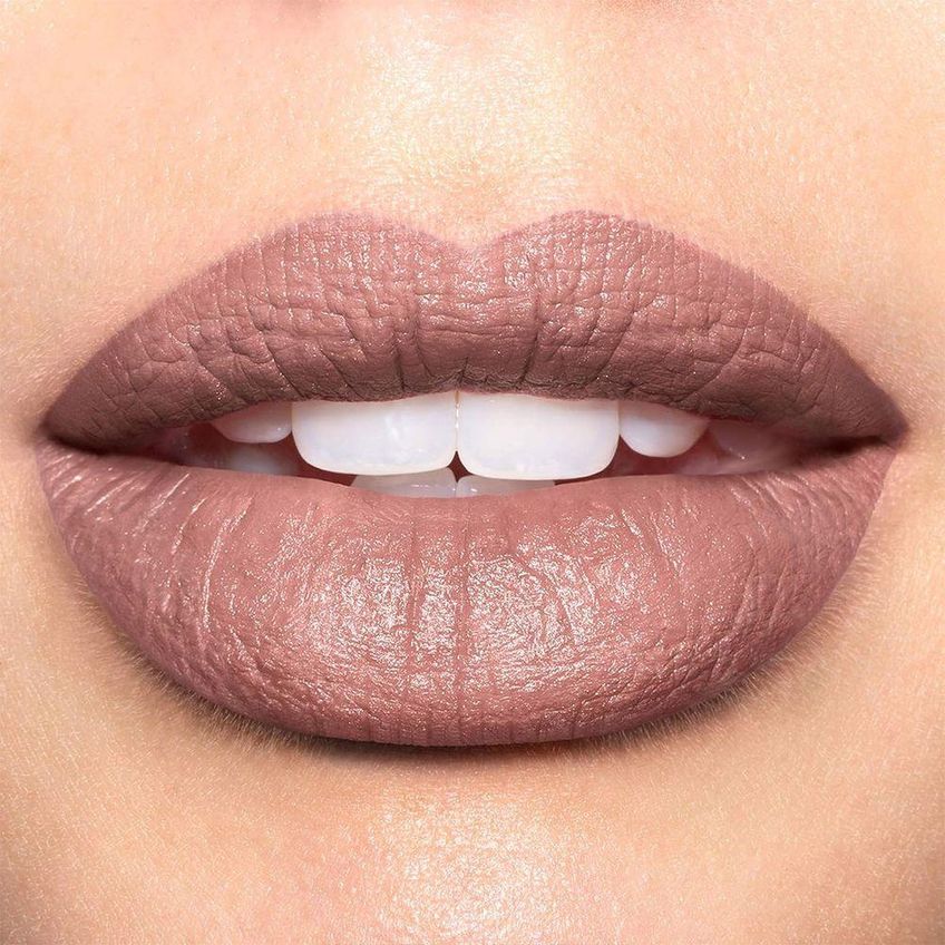 Batom Super Lustrous The Luscious Untold Stories Matte Cor Intensa 4,2g Revlon - imagem 4
