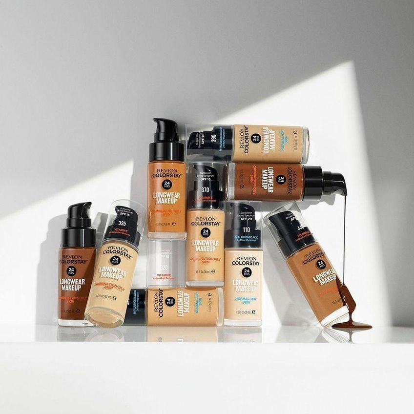 Base Líquida Colorstay Matte Para Pele Mista A Oleosa Bege Natural 220 Revlon 30ml - imagem 3