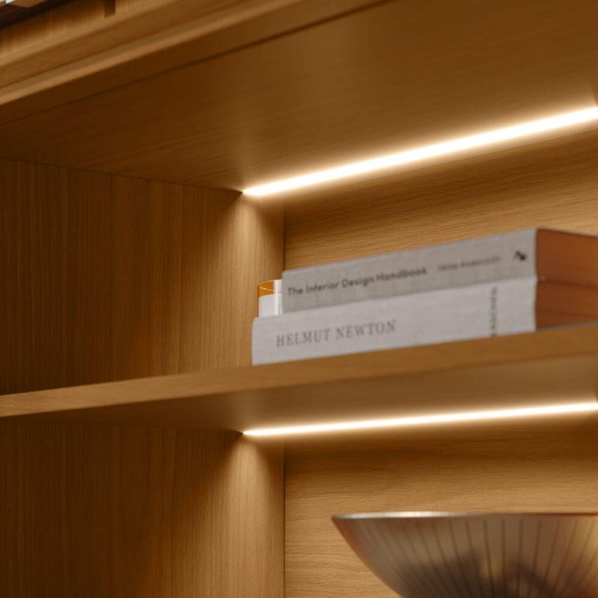 Rack Para TV Até 75 Polegadas Com LED 2 Portas E Nichos Multimóveis CRCOL-RCK041 Madeirado/Off White - imagem 5