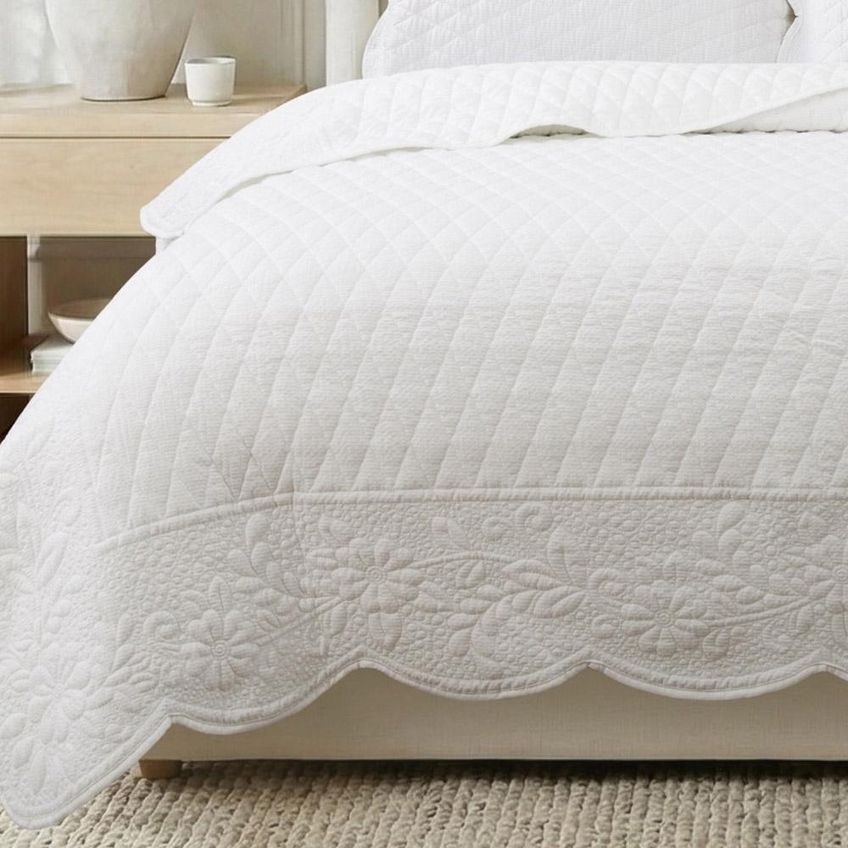 Kit Cobre Leito Chanel King Micropercal 300 Fios Colcha 3 Peças Dupla Face Matelassê Relevo Branco - imagem 3