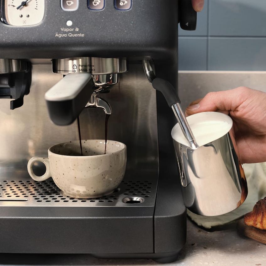 Cafeteira Espresso Electrolux Expert Ecm90 Com Moedor Integrado E Vaporizador De Leite - imagem 3