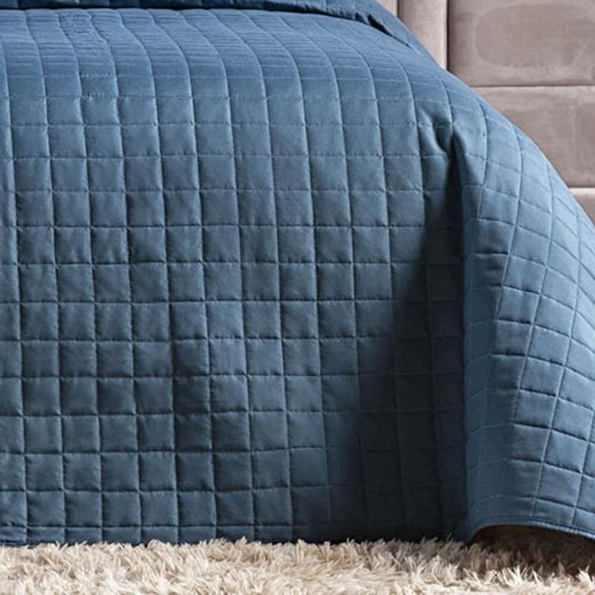 Kit Cobre Leito Milano Queen Micropercal 300 Fios Matelado Colcha 3 Peças Azul Marinho - imagem 3