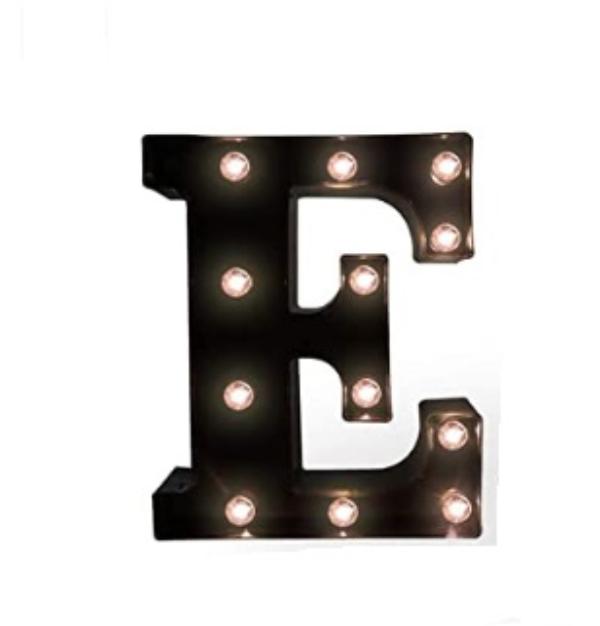 As luminárias de Letra em Led são uma febre mundial, se tornaram um desejo por ficarem lindos em