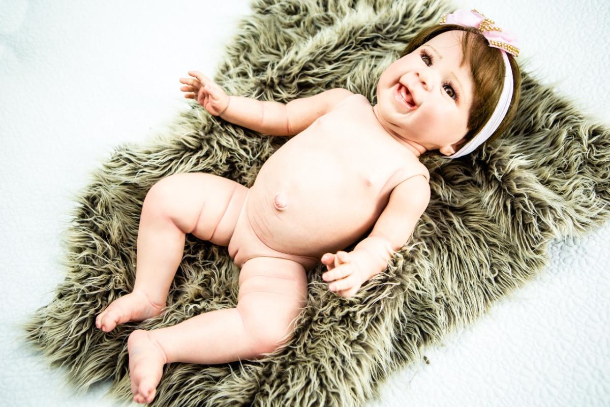 Bebe Reborn Menina Realista Toma Banho Cabelo Fio A Fio