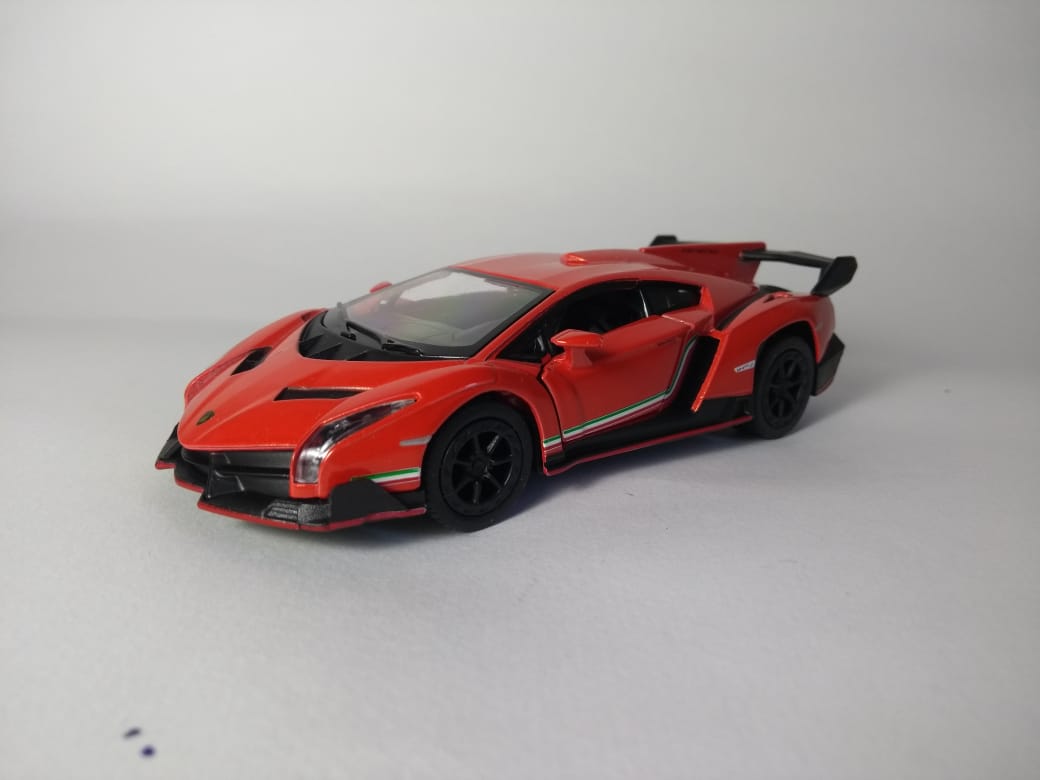 LAMBORGHINI VENENO ESCALA 1:36! MINIATURA PARA COLEÇÃO OU DECORAÇÃO! EM  METAL E RICA EM DETALHES! ESCALA 1:36 MEDINDO 13cmX6cmX3,5cm! ABRE AS  PORTAS - Carrefour