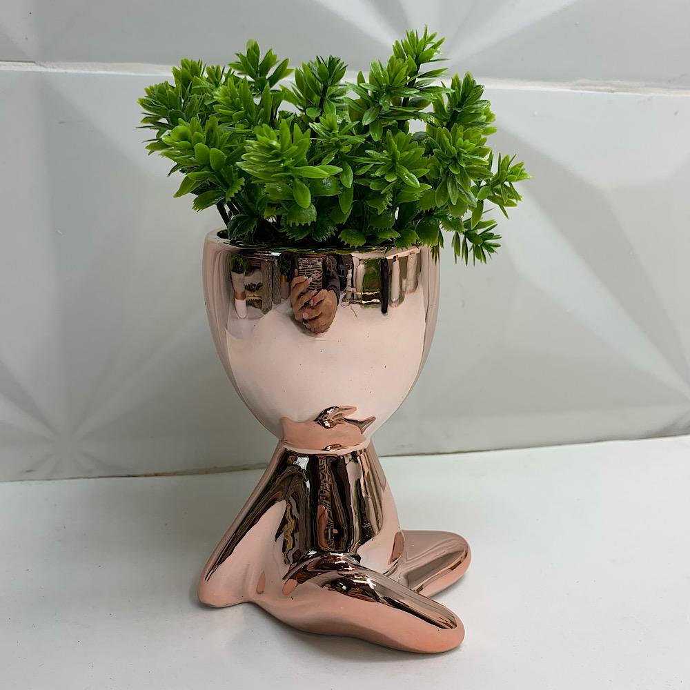 Vaso Bob decorativo de cerâmica rose gold com planta artificial. Que tal  dar uma repaginada na decoração da sua casa, local de trabalho ou qualquer  - Carrefour